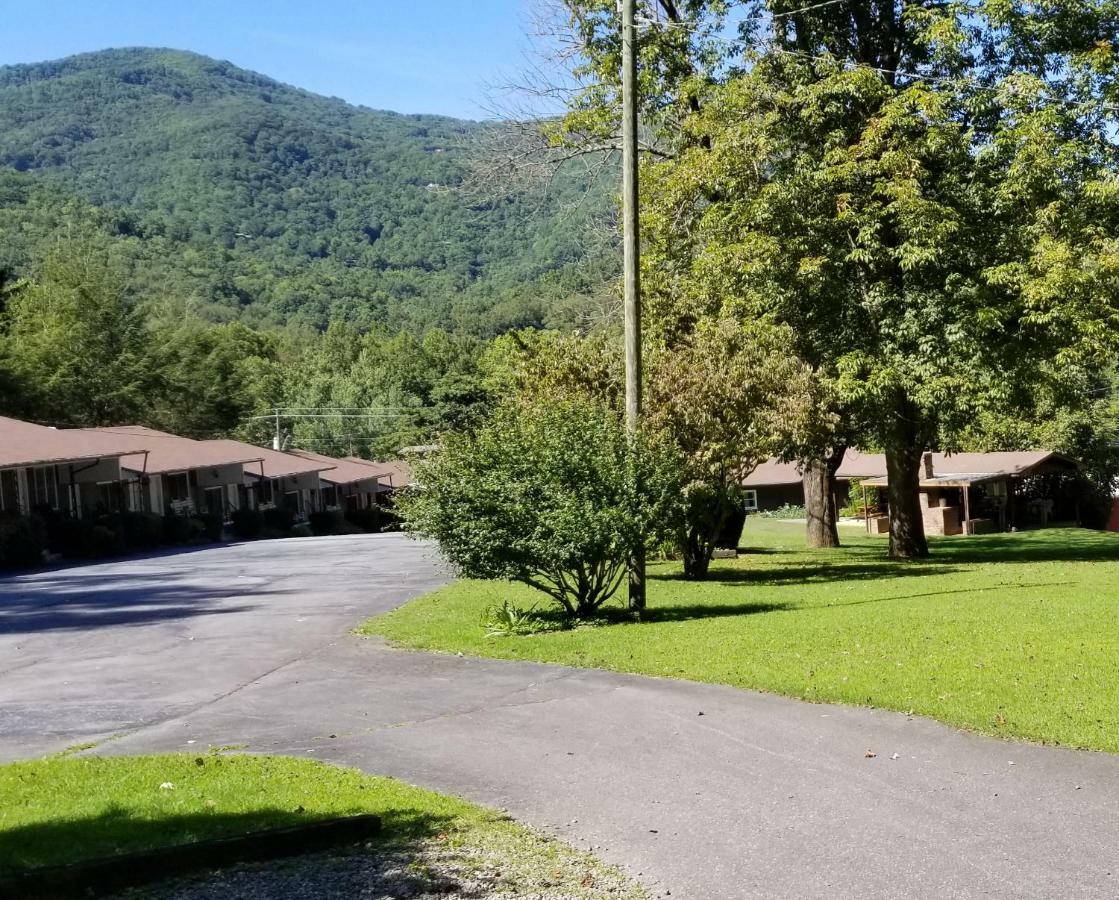 Tanglewood Motel And Log Cabins Maggie Valley Exterior foto